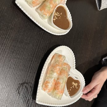 Pho Luv - A2. Spring rolls with shrimp (Goi Cuon Tom) - Vietnamese Near Me - Lake Dallas, Texas Pho Luv - A2. Spring rolls with shrimp (Goi Cuon Tom) - Vietnamese Near Me - Lake Dallas, Texas