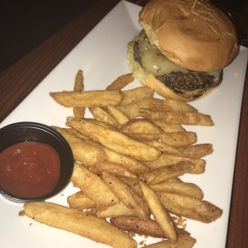 Paragon Tap & Table - New American Near Me - Clark, New Jersey