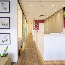 Bayview Dental Centre - Welcoming reception at Bayview Dental Centre in Steveston, Richmond | Holistic family, cosmetic & orthodontic dentistry
