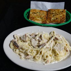 Di Marco's Pizza - Grilled Chicken Alfredo