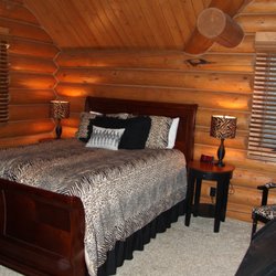 Bitterroot River Ranch - Safari Room with queen bed