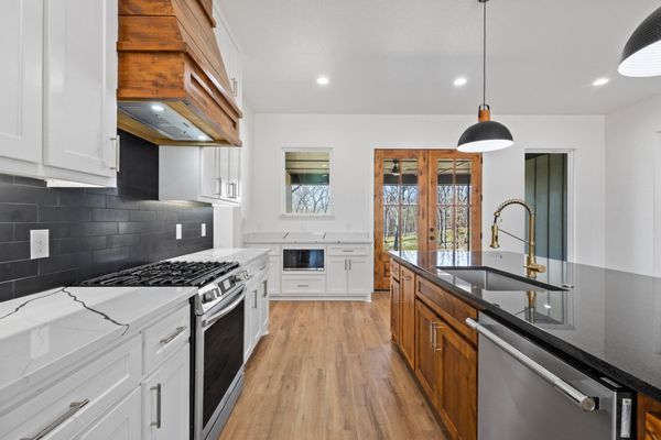 Evolution Homes Logo