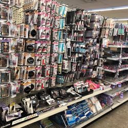 Dollar Tree - Make up