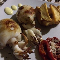 S'Indic Sineu - Grilled sepia with red bell peppers and potatoes 10€