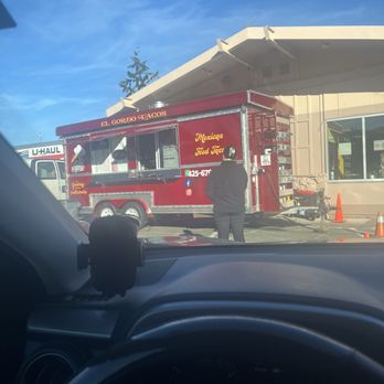 El Gordo Taqueria - Food truck on the side of Texaco - Food Trucks Near Me - Bellevue, Washington El Gordo Taqueria - Food truck on the side of Texaco - Food Trucks Near Me - Bellevue, Washington