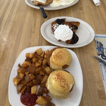 Bon Ton's Cafe - Breakfast & Brunch Near Me - Colorado Springs, Colorado Bon Ton's Cafe - Breakfast & Brunch Near Me - Colorado Springs, Colorado