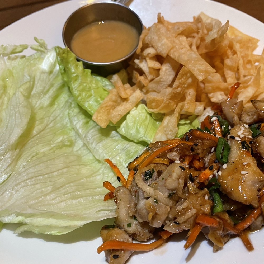 Houlihan's - Happy hour: chicken wraps - Bars Near Me - Upper Arlington, Ohio