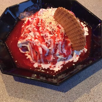 Eiscafe Jacobs - Spaghettieis - Ice Cream & Frozen Yogurt Near Me - Hamburg, HH