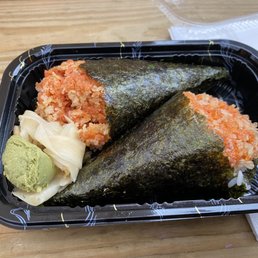 Spicy Salmon Hand Roll