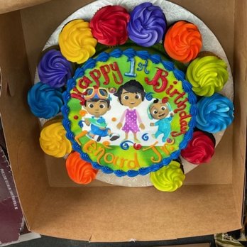 Calumet Bakery - One of my Round Cakes - Bakeries Near Me - Lansing, Illinois