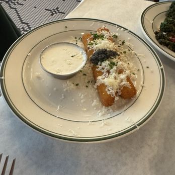 Bill’s Oyster - Cheese sticks with crème fraîche and caviar - Seafood Near Me - Austin, Texas
