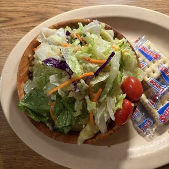 Doe's Eat Place - House salad with house vinaigrette - Steakhouses Near Me - Fort Smith, Arkansas