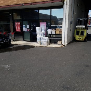 Queen Nails Beauty Supply - Entrance in the driveway - Cosmetics & Beauty Supply Near Me - Philadelphia, Pennsylvania