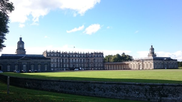 Hopetoun House by null