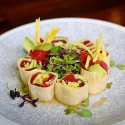 Banzai Sushi Bar - Maui Wowi Specialty Sashimi Roll