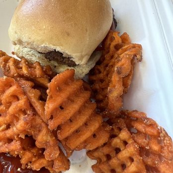 Stella's Bar and Grill - Kids meal - Bars Near Me - Bellevue, Nebraska