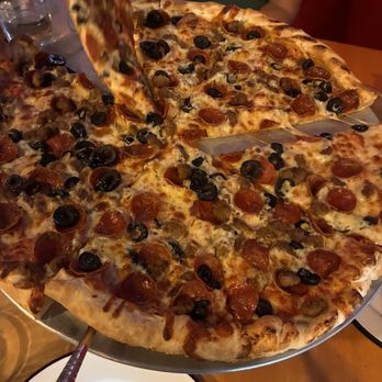 Lolo’s Boss Pizza - Pizza Near Me - Fairview, Oregon