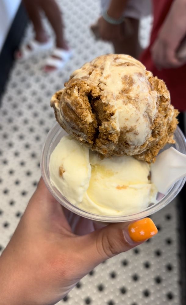 CLEMENTINE’S LAKE ST. LOUIS Updated June 2024 32 Photos & 15