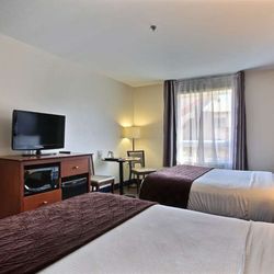 Super 8 by Wyndham Trois-Rivieres - Guest room