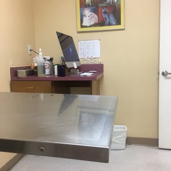 Coronado Animal Clinic - Exam room - Veterinarians Near Me - El Paso, Texas Coronado Animal Clinic - Exam room - Veterinarians Near Me - El Paso, Texas