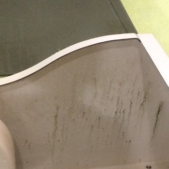 Hampton Inn Bermuda Run Winston-Salem - Mildew growing on the drop marks at the end of the slide. - Hotels Near Me - Bermuda Run, North Carolina