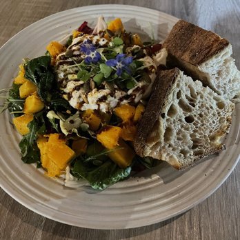 Papille Gustative - SQUASH & BURRATA SALAD - Coffee & Tea Near Me - Santa Monica, California
