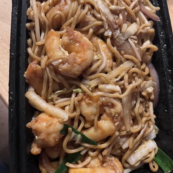 Sakana Asian Bistro - Shrimp Lo Mein - Sushi Bars Near Me - Cheshire, Connecticut Sakana Asian Bistro - Shrimp Lo Mein - Sushi Bars Near Me - Cheshire, Connecticut