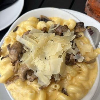 Latitude 34 - Macaroni and cheese, truffle - New American Near Me - Camarillo, California