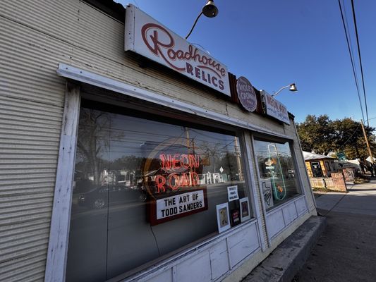 Roadhouse Relics by null