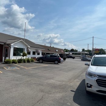Down Home Restaurant - The restaurant and parking lot. - American Near Me - Rutledge, Tennessee