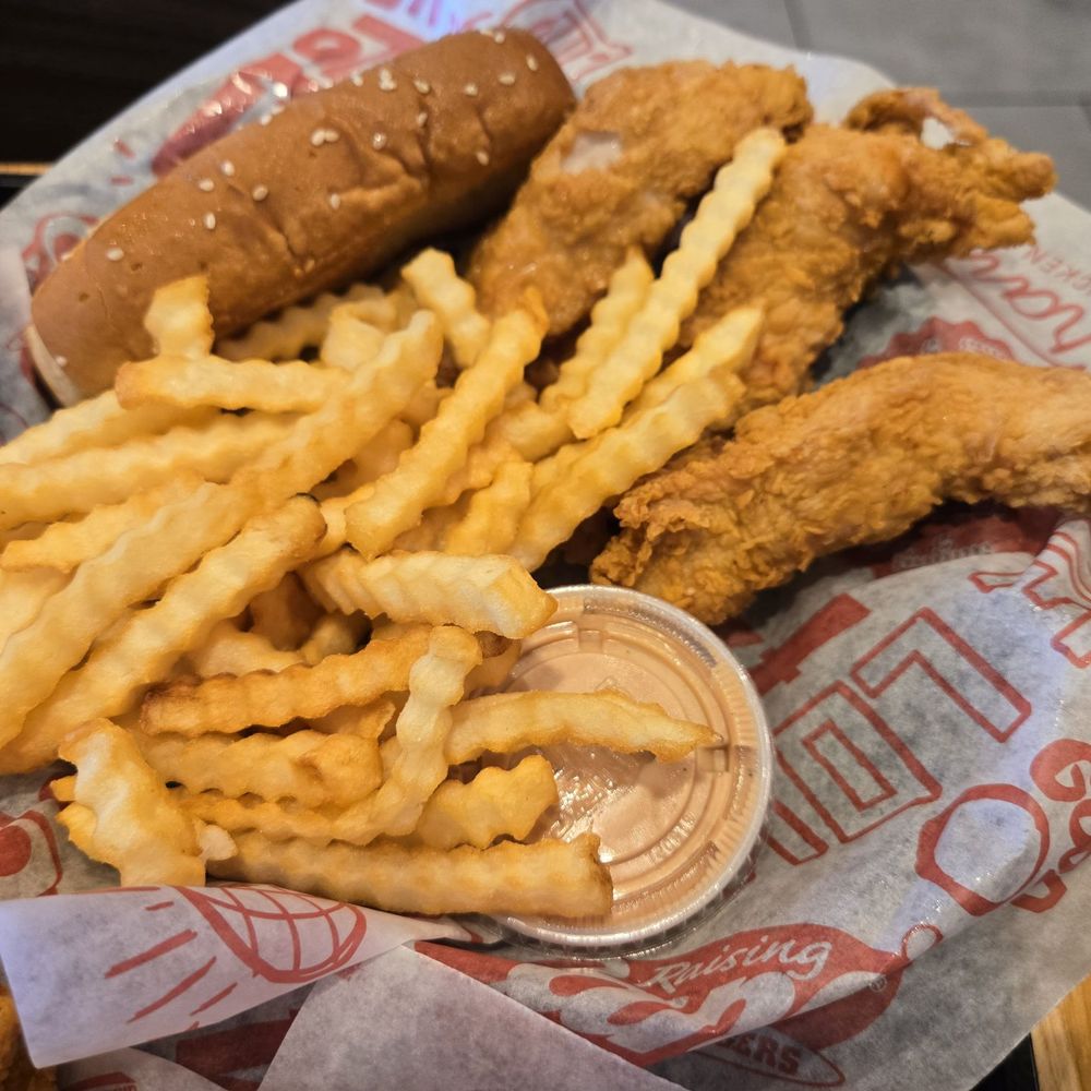 Raising Cane's Chicken Fingers - Chicken Shop Near Me - Chester, Virginia