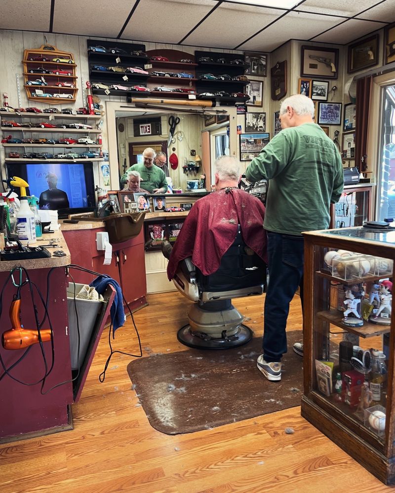 BEN’S BARBER SHOP Updated May 2024 601 Monmouth St, Gloucester City, New Jersey Barbers