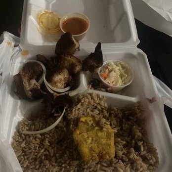 Kizin Creole Restaurant - Fried pork "Griyo" - Haitian Near Me - Chicago, Illinois
