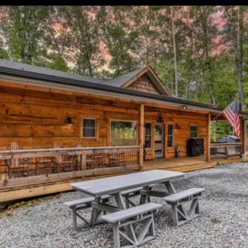Wolves Den Cabin Rental - Vacation Rentals Near Me Wolves Den Cabin Rental - Vacation Rentals Near Me