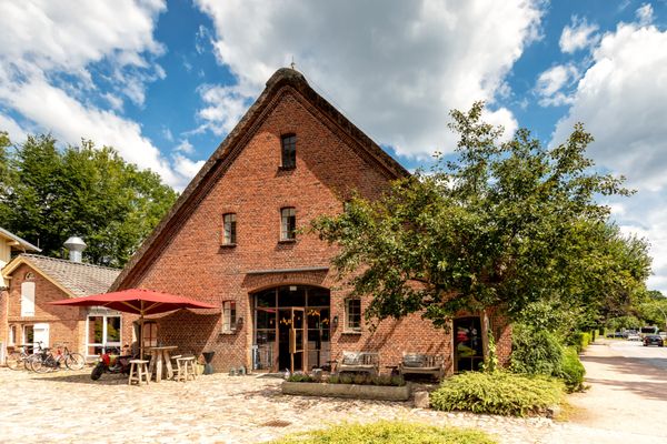 HYGGE Brasserie & Bar by null