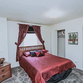 Gatehouse Apartments - Bedroom at Gatehouse Apartments - Apartments Near Me - Kansas City, Missouri Gatehouse Apartments - Bedroom at Gatehouse Apartments - Apartments Near Me - Kansas City, Missouri