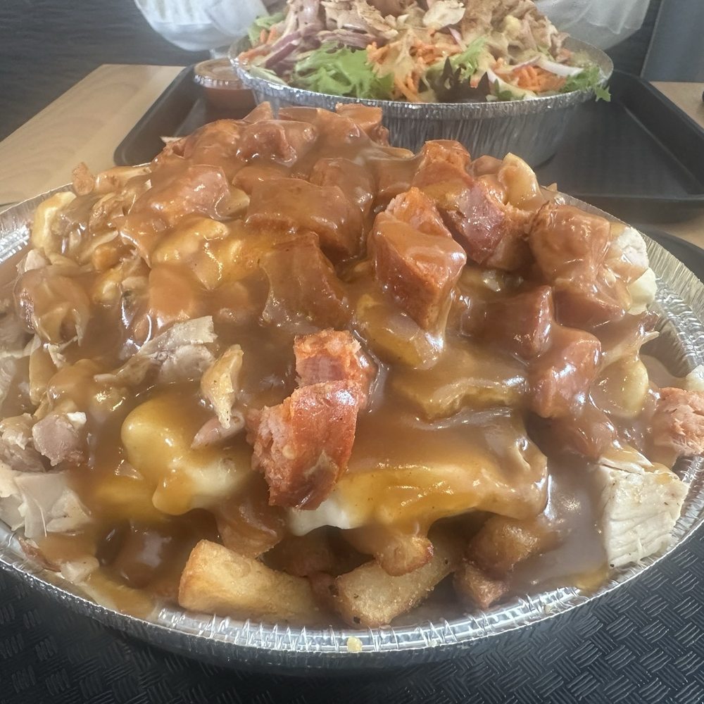 Romados - Large Chicken + Chorizo Poutine - delicious! Huge :) - Barbeque Near Me - Montreal, Quebec Romados - Large Chicken + Chorizo Poutine - delicious! Huge :) - Barbeque Near Me - Montreal, Quebec
