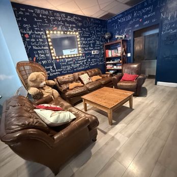 Grounded Coffee Shop - Plush seating - Coffee & Tea Near Me - Alexandria, Virginia Grounded Coffee Shop - Plush seating - Coffee & Tea Near Me - Alexandria, Virginia