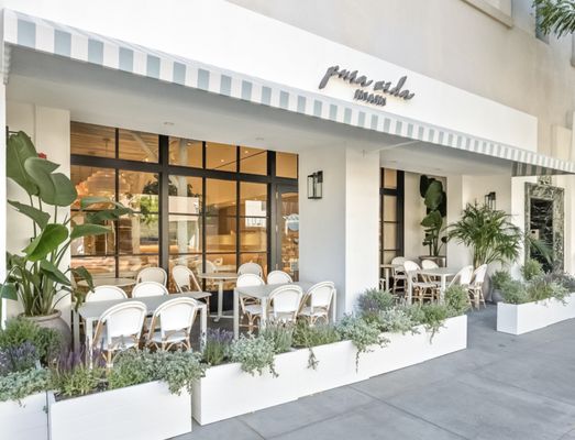 Pura Vida Miami by null
