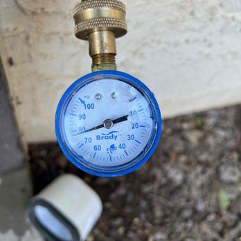 Earl's Performance Plumbing - Performing our water pressure check during our FREE courtesy inspection of this customer's home. - Plumbing Near Me - Yuba City, California Earl's Performance Plumbing - Performing our water pressure check during our FREE courtesy inspection of this customer's home. - Plumbing Near Me - Yuba City, California