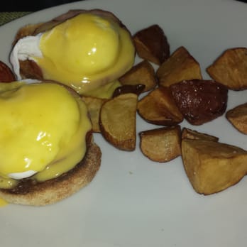 Pelican cafe - Eggs Benedict - Italian Near Me - Miami Beach, Florida Pelican cafe - Eggs Benedict - Italian Near Me - Miami Beach, Florida