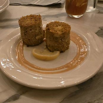 Dorothy's Downtown - Crab Cakes - Cocktail Bars Near Me - Jacksonville, Florida