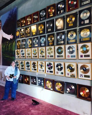 Julien's Auctions by null