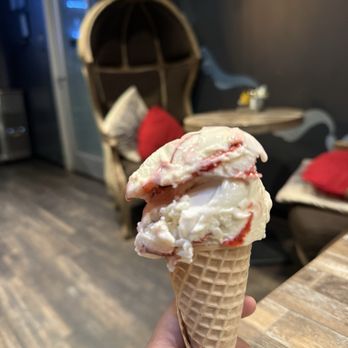 The Drunken Bean Coffee & Wine Bar - Strawberry shortcake icecream - Coffee & Tea Near Me - Chicago, Illinois The Drunken Bean Coffee & Wine Bar - Strawberry shortcake icecream - Coffee & Tea Near Me - Chicago, Illinois