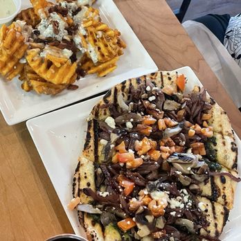 Masonry Grill - Gorgonzola fries, flatbread - Burgers Near Me - Salem, Oregon Masonry Grill - Gorgonzola fries, flatbread - Burgers Near Me - Salem, Oregon