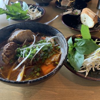 Broken Rice - Vietnamese Near Me - Honolulu, Hawaii