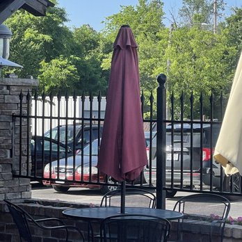 Wobbly Boots Roadhouse - Patio seating - Barbeque Near Me - Osage Beach, Missouri
