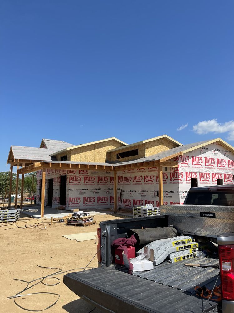 Slide of B&M Roofing