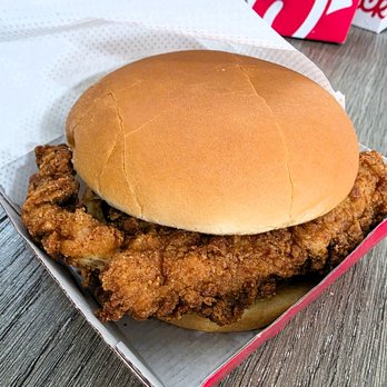 Chick-fil-A - Spicy Chicken Pimento Cheese Jalapeño Chicken Sandwich - Salad Near Me - Stafford, Virginia