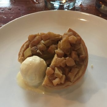 Oakleaf - Brown Sugar Apple Tart. Really stiff and hard with not much flavor. $9 - New American Near Me - Carrboro, North Carolina